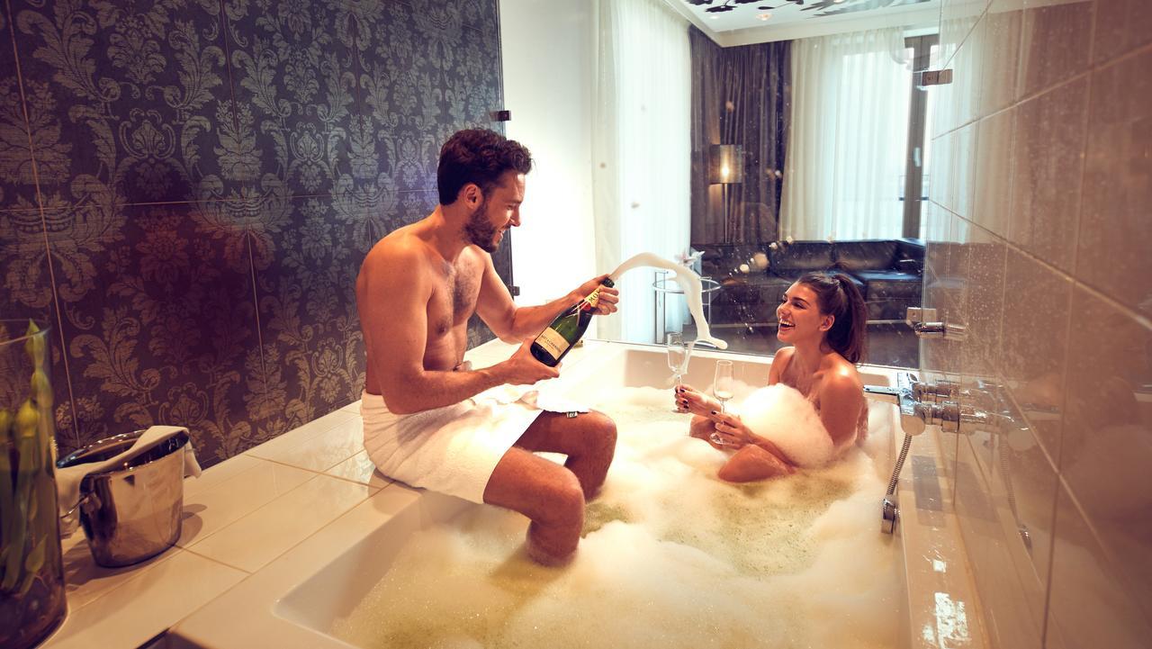 Suite,1210133023:JPEG